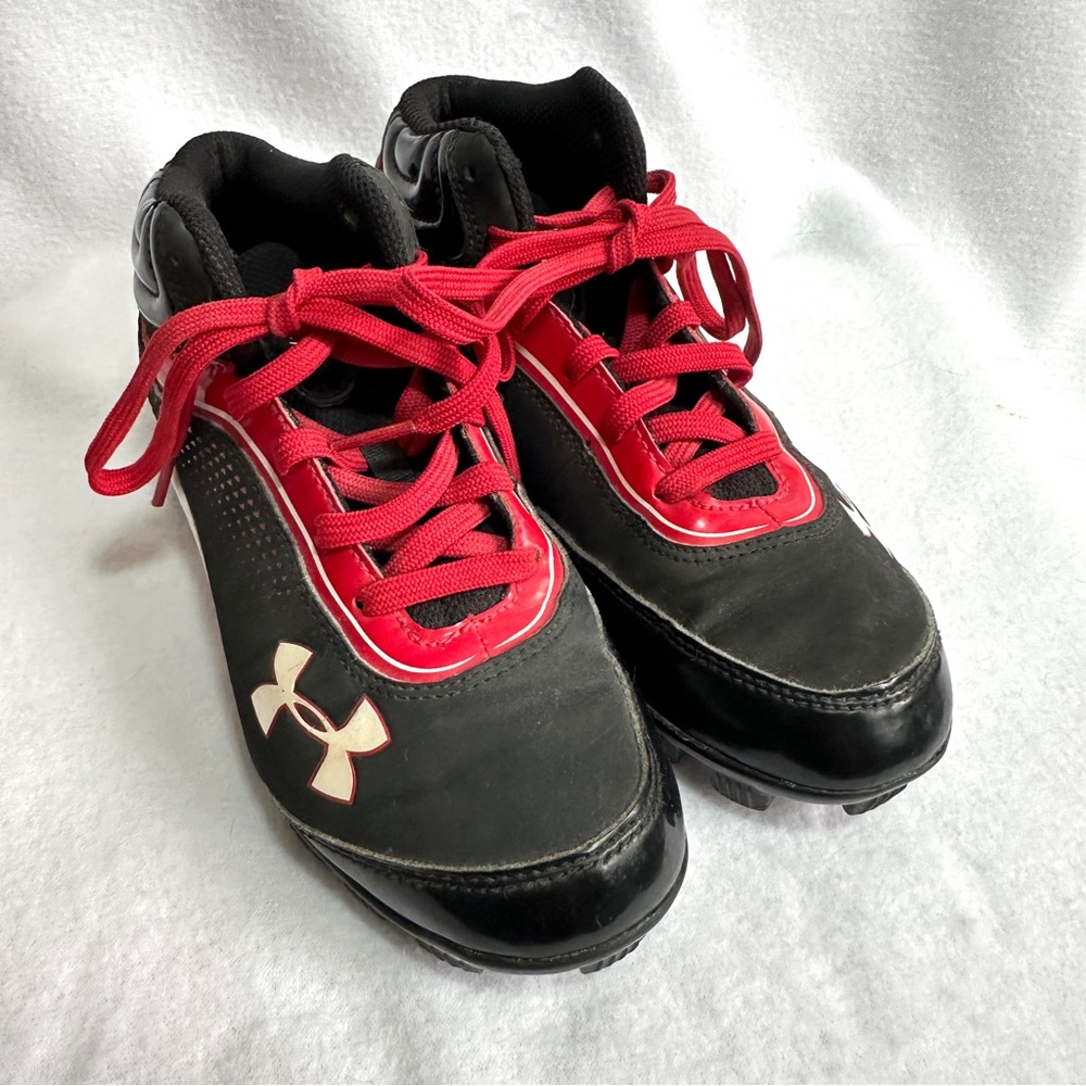 Under Armour Baseball Cleats Youth 2 Black Red Shoes Low Top Rotational Traction